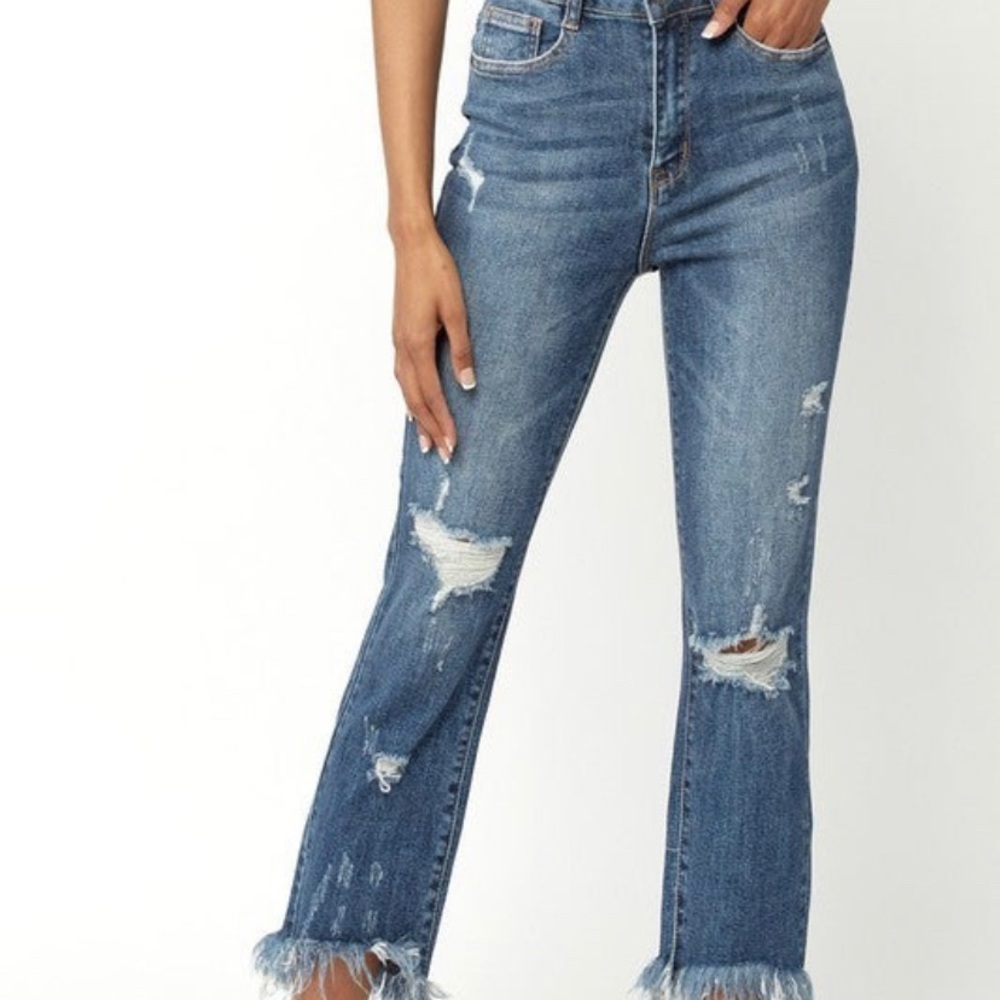 Risen size 9 high rise cropped frayed jeans new